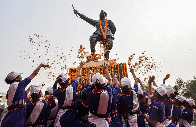 Schoolgirls pay tribute to Netaji Subhash Chandra Bose on his 122nd birth anniversary in Patna on 23 January 2019.