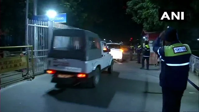 Goa CM Manohar Parrikar reaches AIIMS in Delhi for health checkup.
