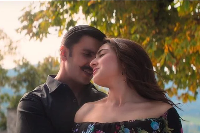 Ranveer Singh and Sara Ali Khan in <i>Simmba</i>.