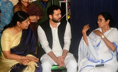 RJD leader Tejashwi Yadav and DMK Rajya Sabha MP Kanimozhi met West Bengal Chief Minister Mamata Banerjee during her dharna, extended their support.