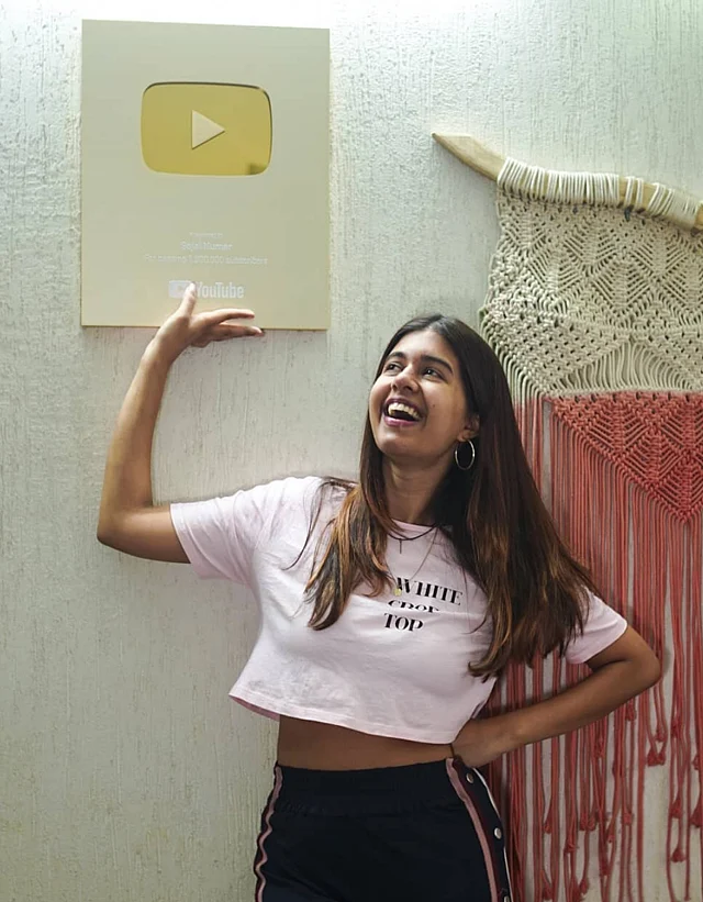 Sejal’s Golden Play button on hitting one million followers