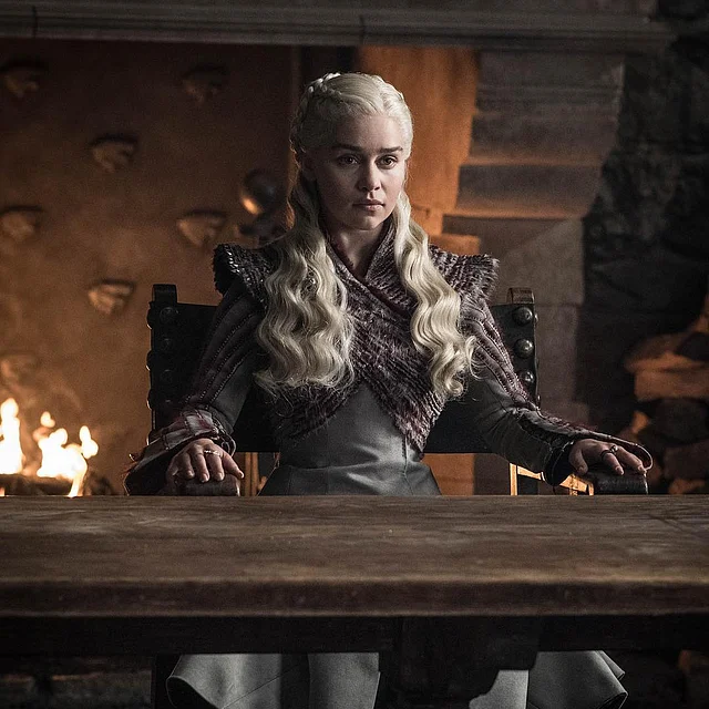 Emilia Clarke as Daenerys Targaryn