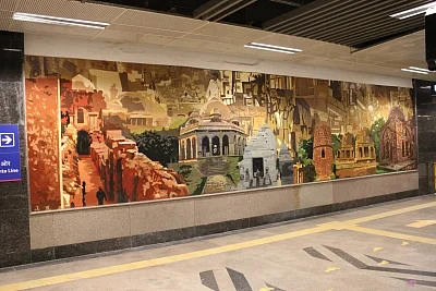 Indian heritage monuments find space at the Hauz Khas metro station, which receives high footfall every day. (Photo Credit: DMRC)