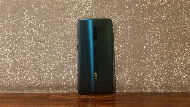 The Oppo Reno 10x Zoom comes with a triple rear camera setup.