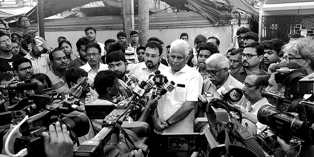 Speaking to the media, IMA representatives express their solidarity with the agitating doctors at NRS.