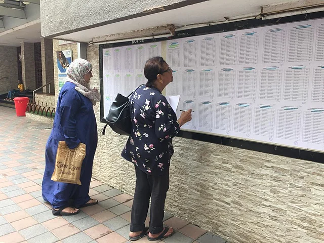 Students and parents turned up at Jai Hind College on Tuesday, 18 June, a day after the first merit list was announced. 
