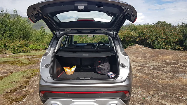 The MG Hector comes with a 587 litre boot as well as under-floor storage and rolling parcel tray for privacy.