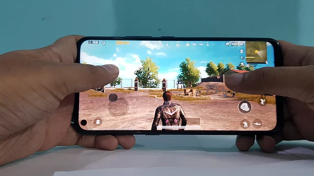 Snapdragon 712 is able to handle games at the highest settings.