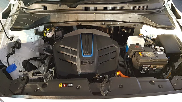 The 100 kW motor puts out 136 PS of power and 395 Nm of torque in the Hyundai Kona. 
