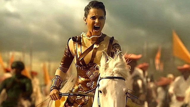 Kangana rides an animatronics horse in Manikarnika. 