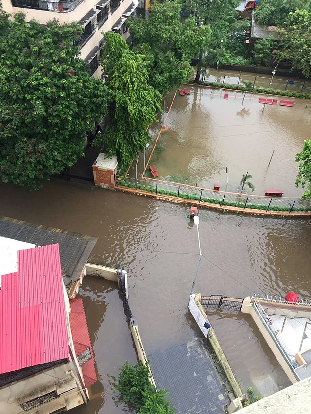 Postal colony in Chembur flooded.