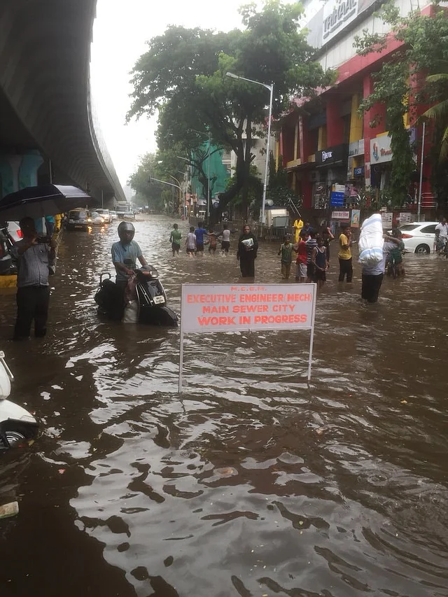 Mumbaikars stuck at the saucer-shaped Hindmata junction.