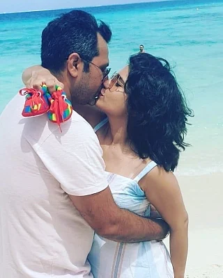 TV actress Priya Ahuja Rajda, who is happily married to Gujarati director Malav Rajda, is pregnant. Yes, the couple is expecting their first child and they are super-excited for the arrival of their little bundle of joy. On the occasion of Janmashtami yesterday (24th August), Priya Ahuja took to her social media account to announced the good news.