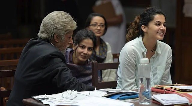 Amitabh Bachchan, Kirti Kulhari and Taapsee Pannu on the sets of <i>Pink.</i>