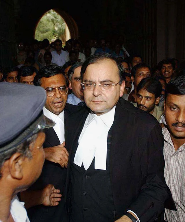 In this 25 August 2004 file photo, former Union Minister Arun Jaitley leaves the Calcutta High Court where he appeared as B K Birla’s solicitor in the case relating to Priyamvada Birla’s purported will in Kolkata.