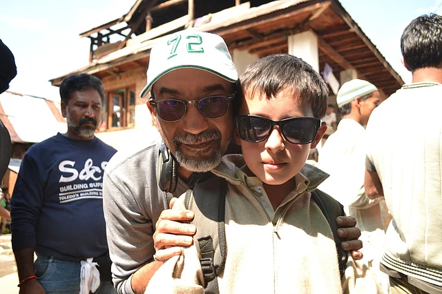 <i>Hamid’s </i>director Aijaz Khan with his child actor Talha Arshad Reshi.