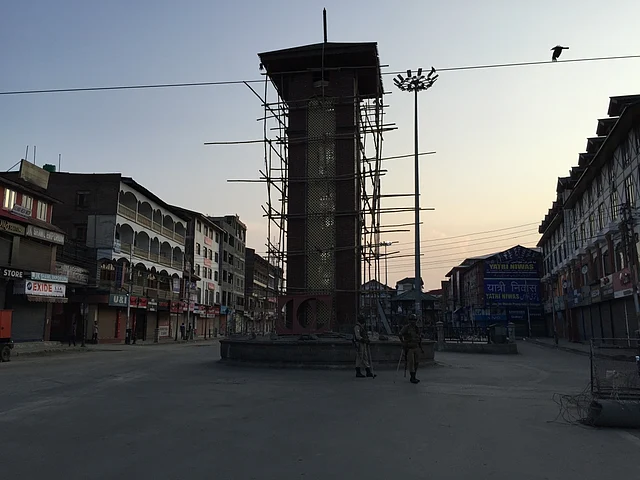 Lal Chowk in Kashmir, which is always bustling with people, has now fallen empty. 