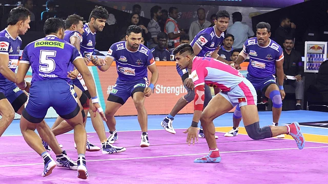 Jaipur began the game strongly by getting Naveen off the mat in the fifth minute do-or-die raid.