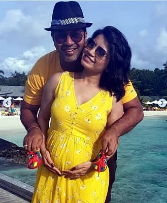 TV actress Priya Ahuja Rajda, who is happily married to Gujarati director Malav Rajda, is pregnant. Yes, the couple is expecting their first child and they are super-excited for the arrival of their little bundle of joy. On the occasion of Janmashtami yesterday (24th August), Priya Ahuja took to her social media account to announced the good news.