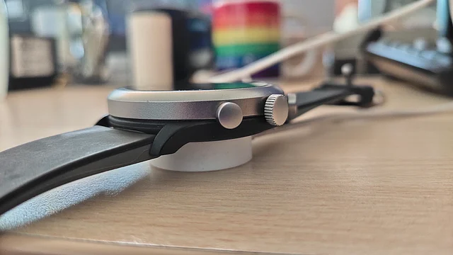 The Fossil Sport comes with a magnetic charger.