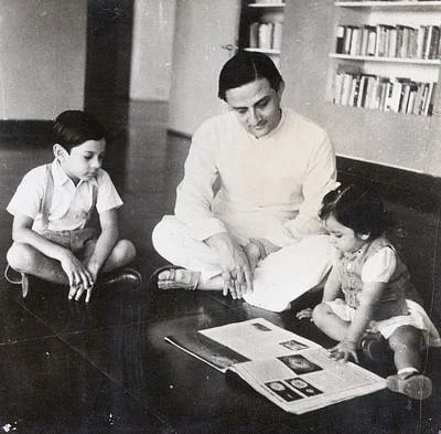 Vikram Sarabhai with his children Kartikeya and Mallika