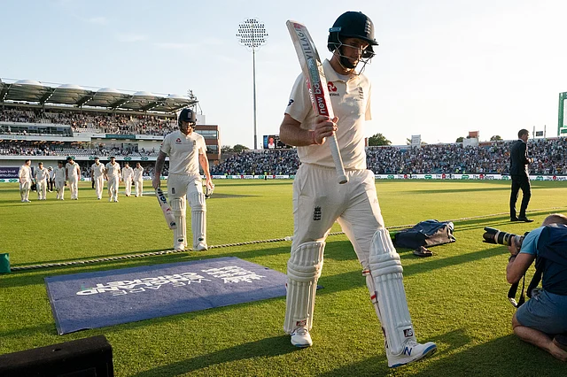 Joe Root will begin Day 4 alongside his deputy, Ben Stokes, who was on 2.