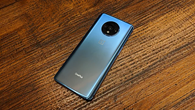 Triple rear camera offered on the OnePlus 7T.