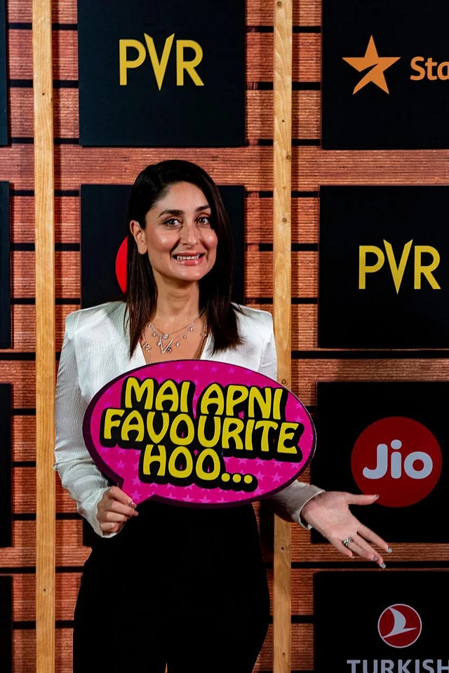 Kareena is all smiles. 