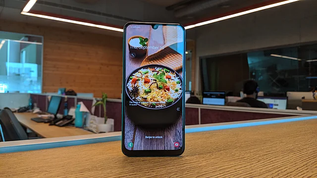 The M30s comes with a 3.5mm headphone jack.