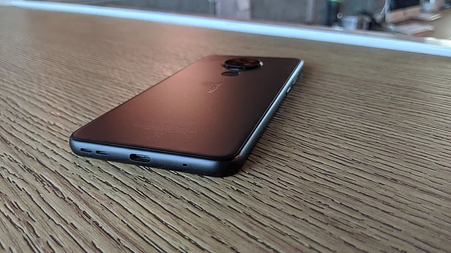 Nokia 7.2 comes with a 3500mAh battery.