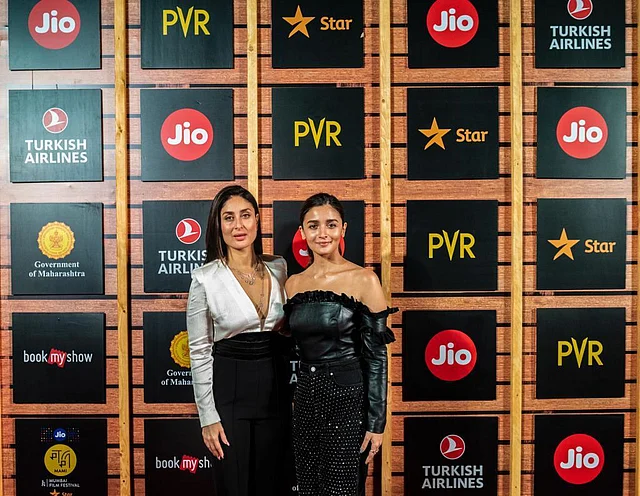Kareena Kapoor Khan and Alia Bhatt strike a pose. 