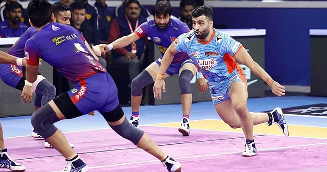 Bengal Warrior’s stand-in captain Mohammad Nabibakhsh picked up his game, clinching valuable raid points.