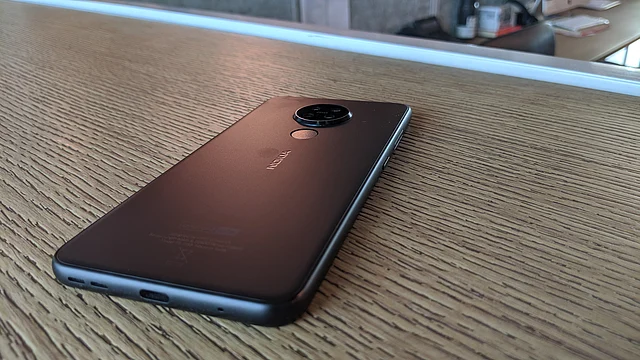 Snapdragon 660 is a two year old processor.