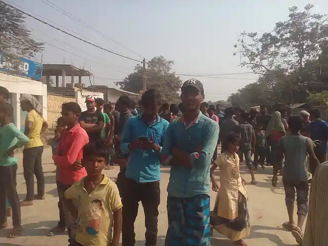 Government officials came to the spot and assuaged the family’s frustration.