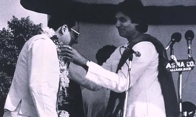 Amitabh Bachchan with Rajiv Gandhi.