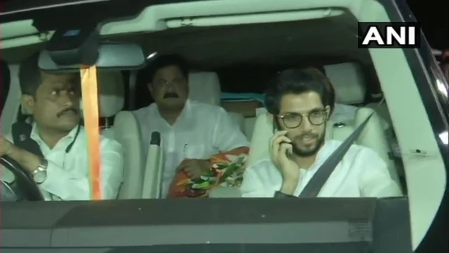Aaditya Thackeray reaches Raj Bhawan.