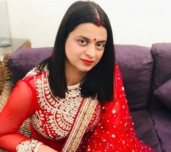 Kangana’s sister, Rangoli has quite a Twitter presence.