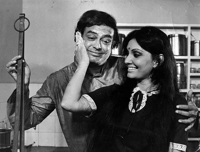Sanjeev Kumar and Vidya Sinha in <i>Pati Patni Aur Woh</i>