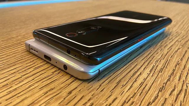 Both the phones get a 3.5 mm headphone jack.
