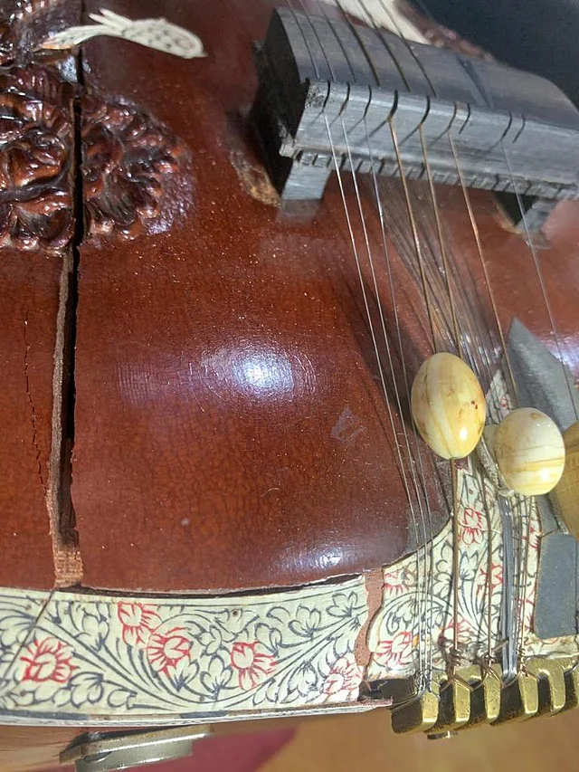 The crack in my sitar.