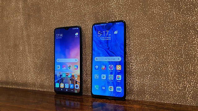 Both the devices comes with FHD+ display.