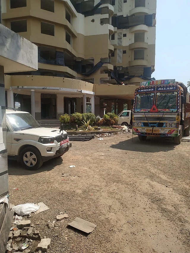 The edifice of Alfa Serene building started falling a while ago.