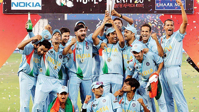 The Indian team with the 2007 T20 World Cup trophy.