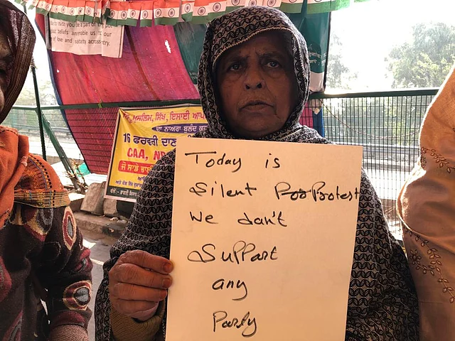 Women participants at the Shaheen Bagh protest site came with placards today announcing that they won’t talk to anyone today.