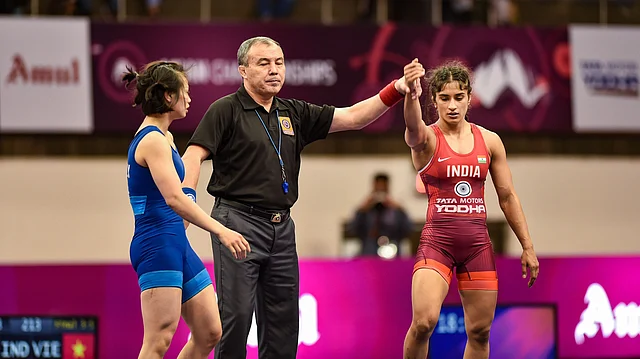 Vinesh Phogat lost to nemesis Mayu Mukaida to settle for bronze in the 53 kg final.