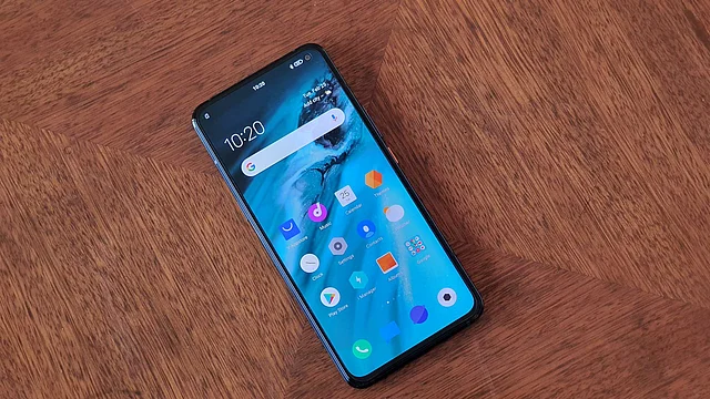 The iQOO 3 comes with a flagship Snapdragon 865 processor.