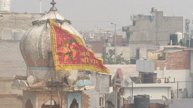 The flag has the image of Lord Hanuman and reads ‘Jai Shri Ram’.