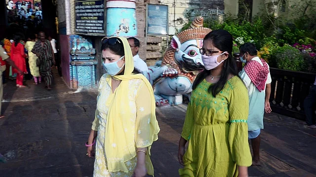 Most devotees wore masks.