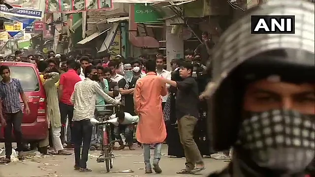 Many gather at Shaheen Bagh protest site amid coronavirus scare.
