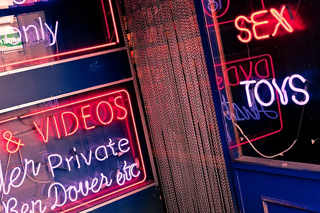 Watching porn might ruin women’s intimate experiences with men, says a recent study.